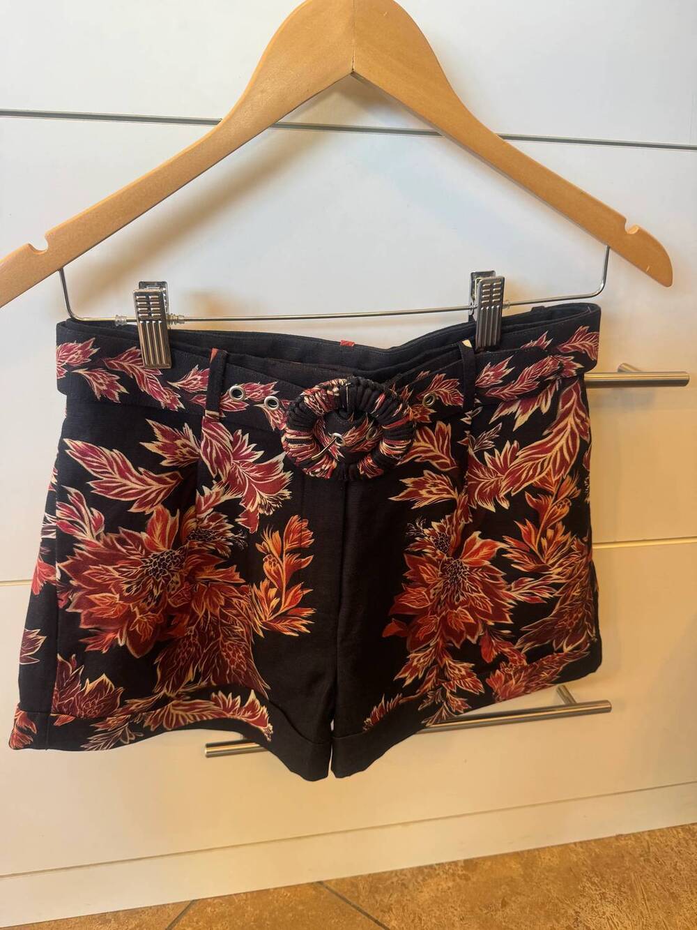 NEW HEMANT & NANDITA women's johi buckle belt shorts in black
